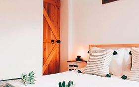 Um Lugar Ao Sol Beach House Azenhas Do Mar